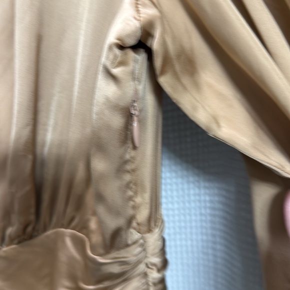 Aritzia Wilfred Rhythm Satin Dress Puff sleeves Champagne Women’s SZ 6 flirty - Picture 7 of 10